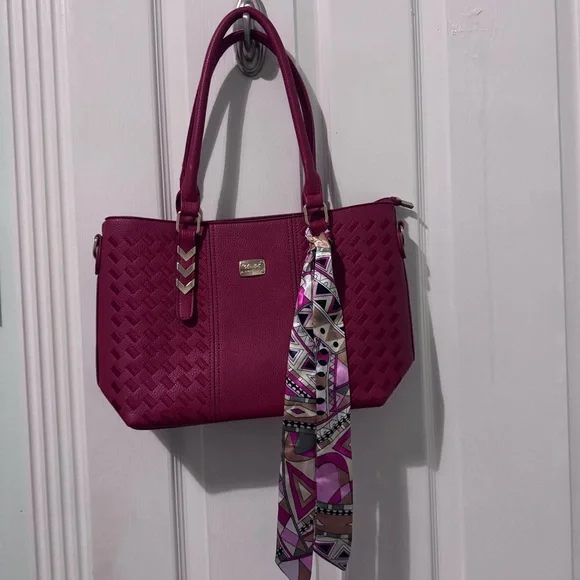 Shoulder Bag - Picture 2 of 5